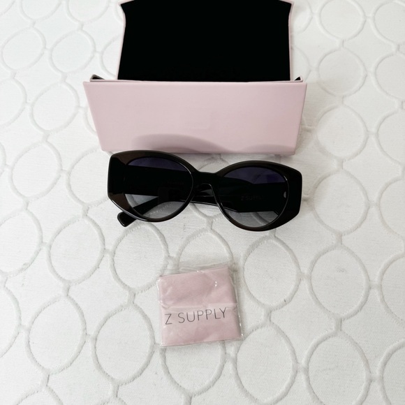 NEW IN BOX Z SUPPLY SUNGLASSES CLASSIC GLAMOUR MOVIESTAR ONE SIZE